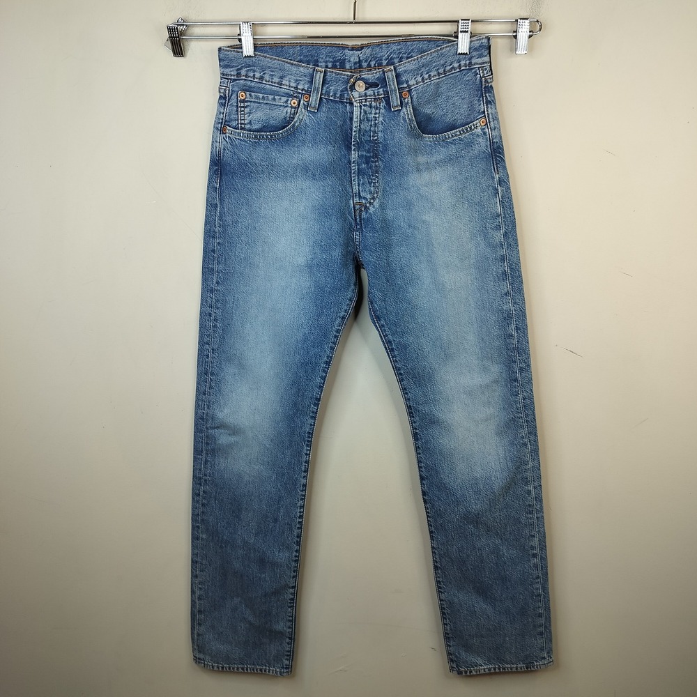 Levis 501 Button Fly Jeans Mens 31x32 Straight Leg Classic Blue Denim